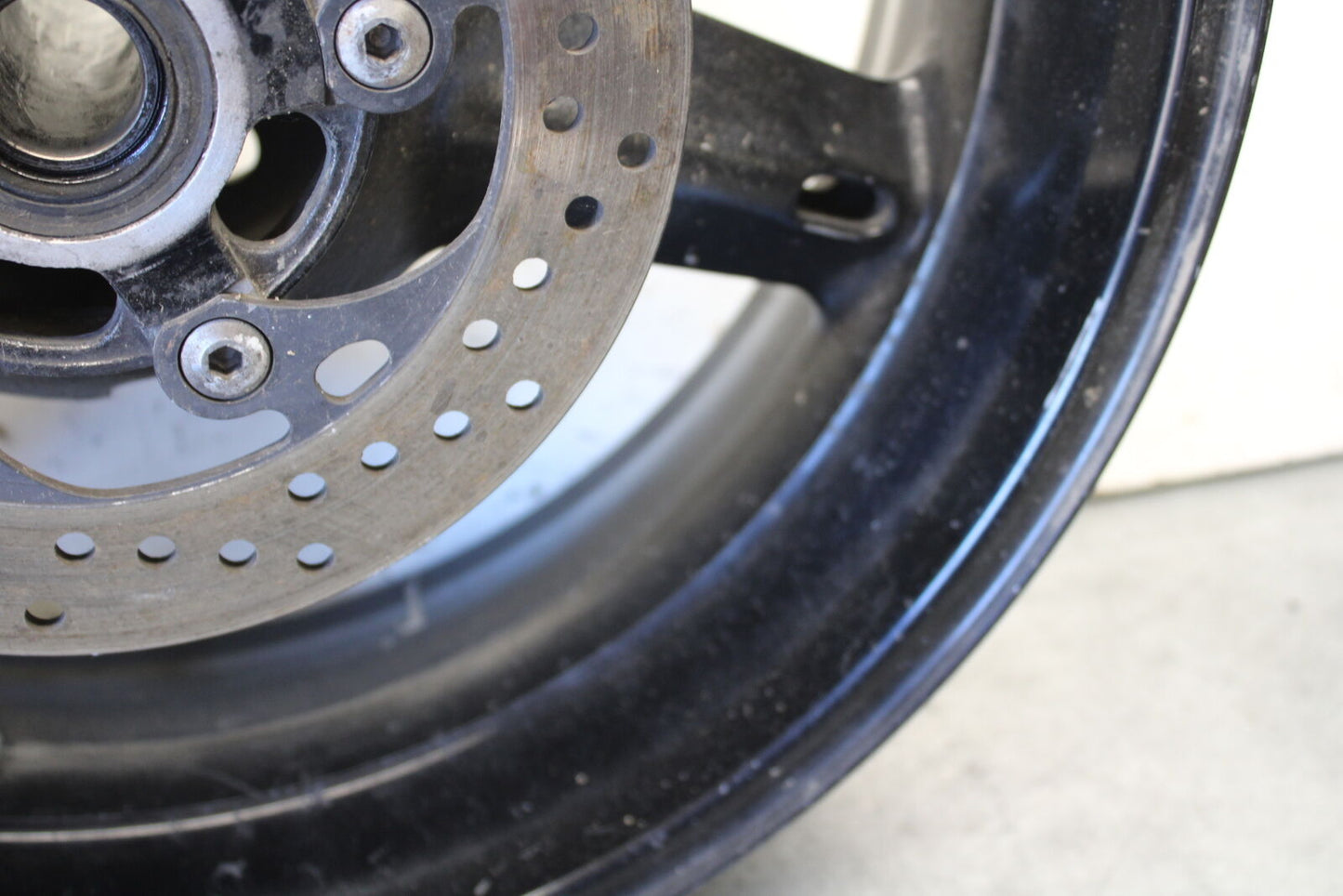 05-06 SUZUKI GSXR1000 REAR WHEEL BACK RIM BB677