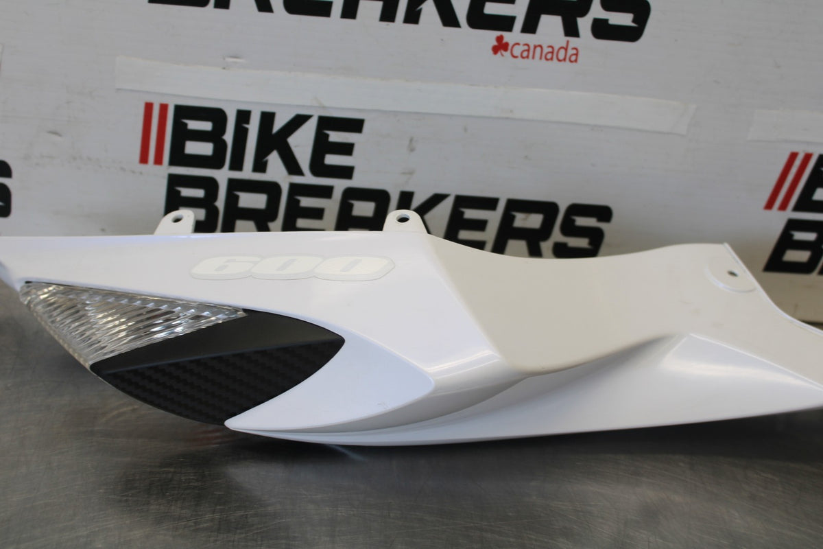 11-25 SUZUKI GSXR 600  RIGHT REAR BACK TAIL FAIRING COWL SHROUD BB882