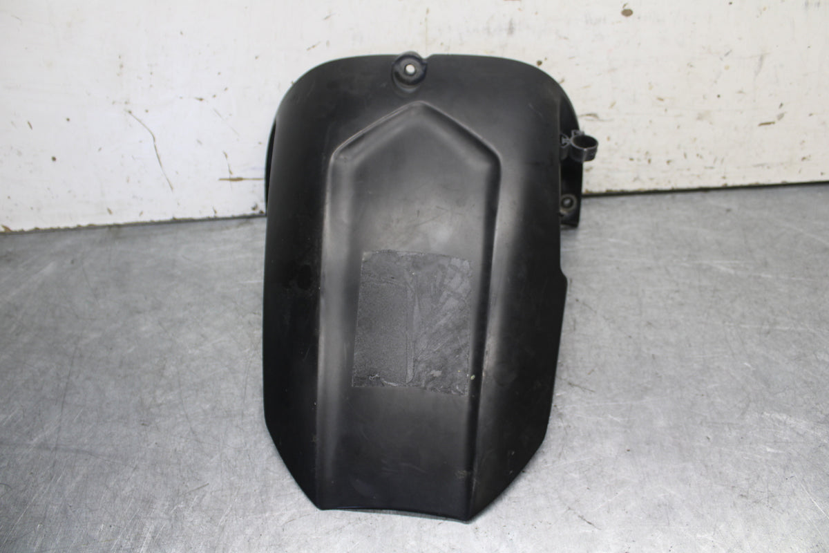 08-09 YAMAHA YZF R6S REAR BACK WHEEL TIRE HUGGER FENDER  BB690