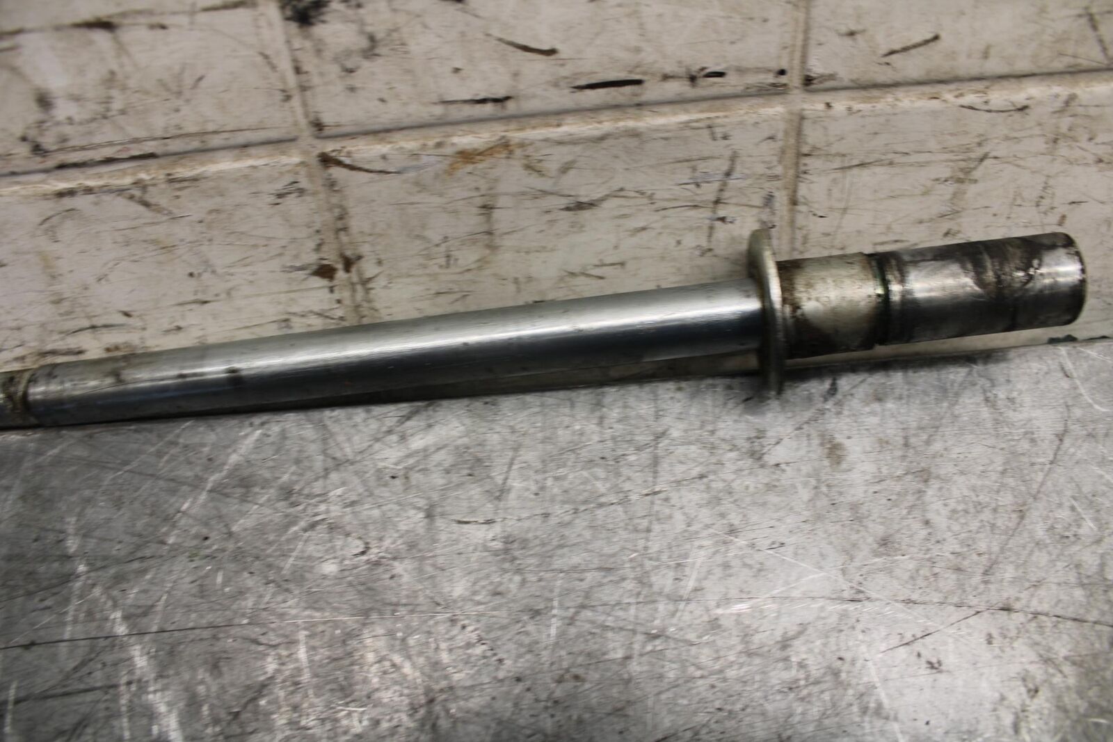 2007 Suzuki Boulevard M50 FRONT WHEEL RIM AXLE PIVOT BOLT 54711-48G00 BB537