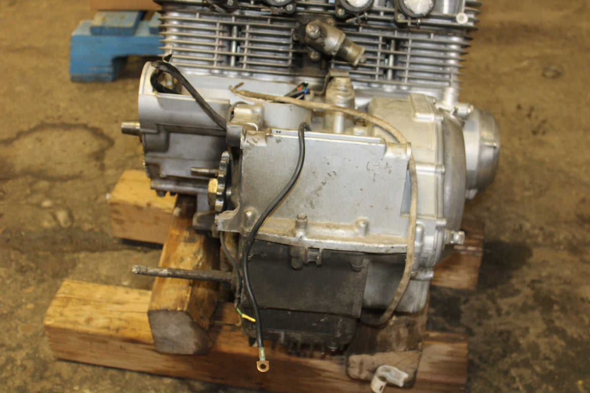 77 SUZUKI GS750 ENGINE MOTOR BB779