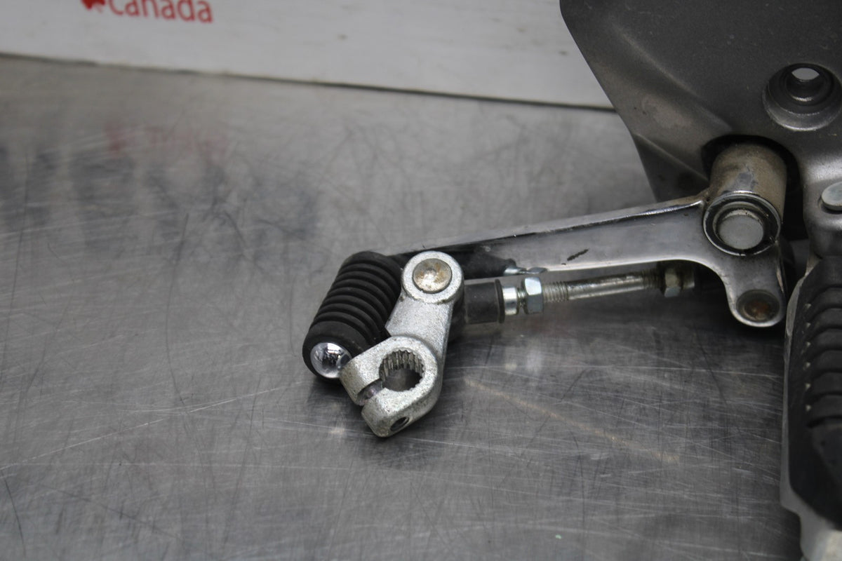 15 SUZUKI GW250F LEFT REARSET REAR SET FOOT PEG W SHIFTER BB789