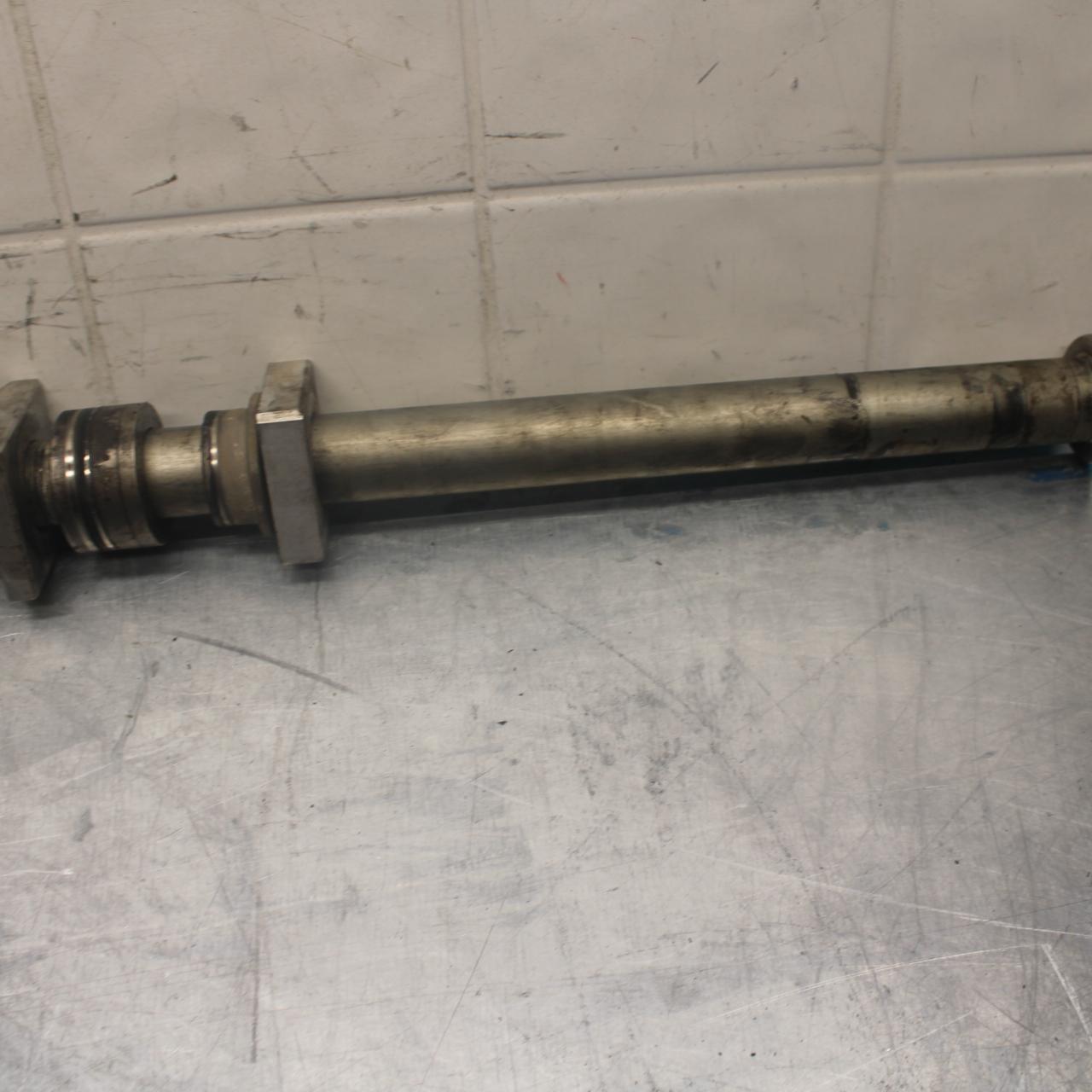 07-08 KAWASAKI NINJA ZX6R REAR AXLE  WHEEL RIM PIVOT BOLT AXEL 41068-0035 BB456