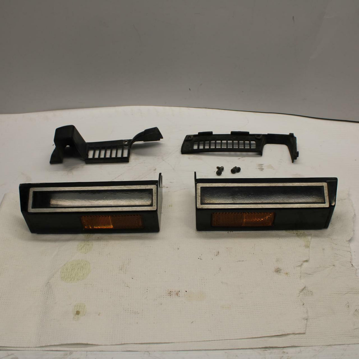 84-85 HONDA V30 MAGNA ENGINE COOLER COOLING RADIATOR TRIM BB251