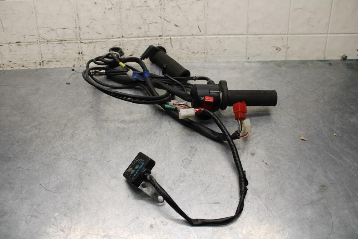 2008 Honda Interceptor 800 VFR800A ABS RIGHT CLIP ON HANDLE KILL OFF START
