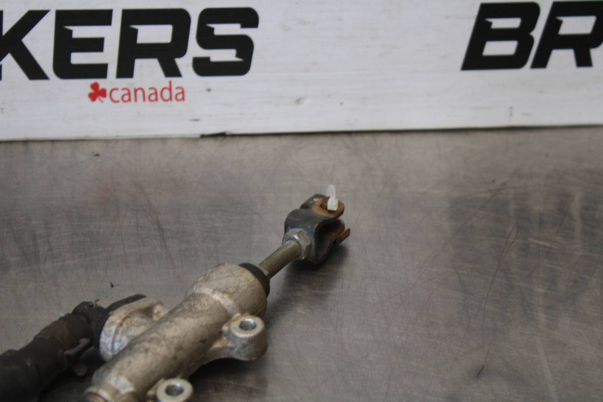 06-07 HONDA INTERCEPTOR 800 VFR800 REAR BRAKE MASTER CYLINDER W RESERVOIR BB917