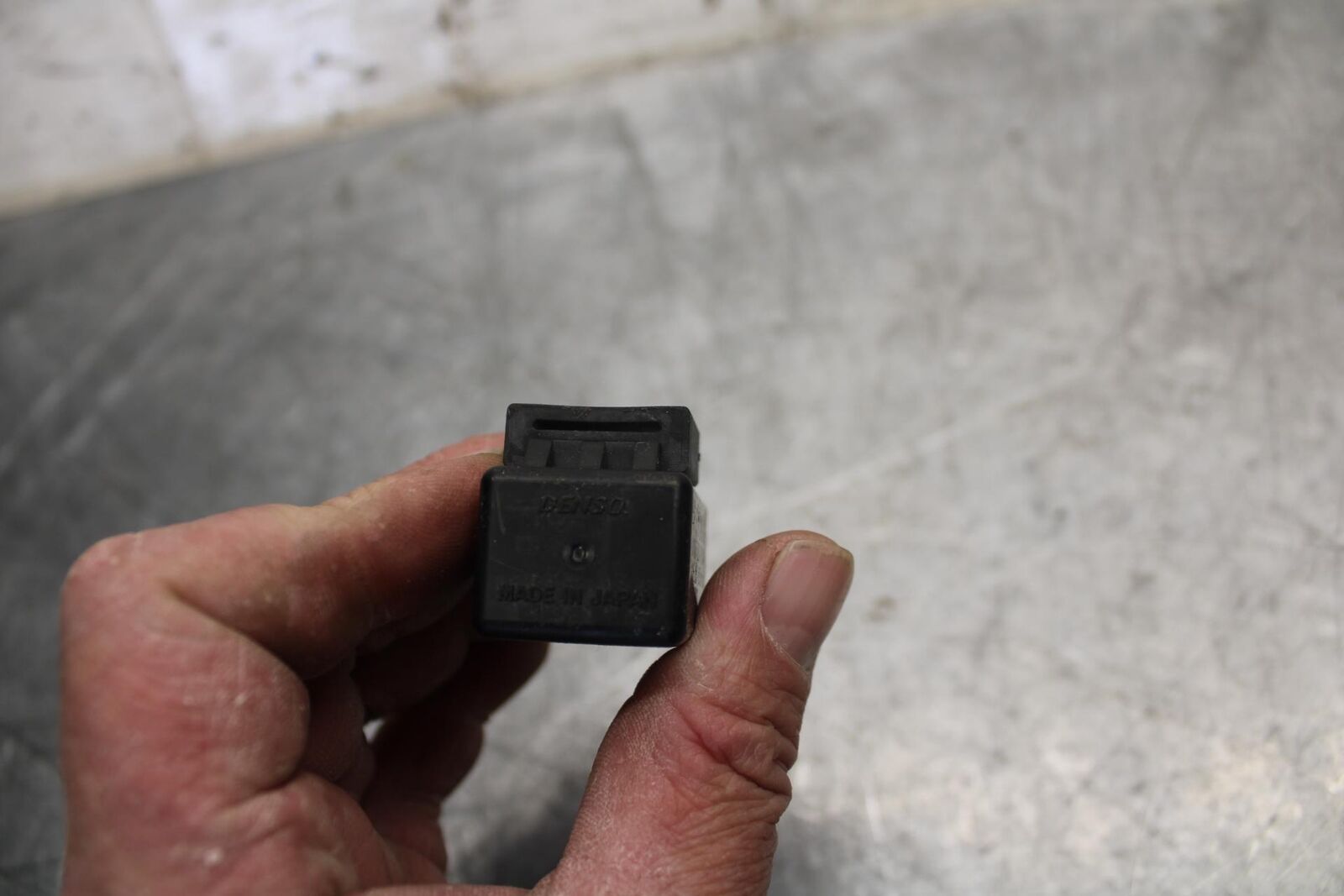 19-20 KAWASAKI NINJA ZX6R TURN SIGNAL BLINKER RELAY FLASHER SWITCH BB517