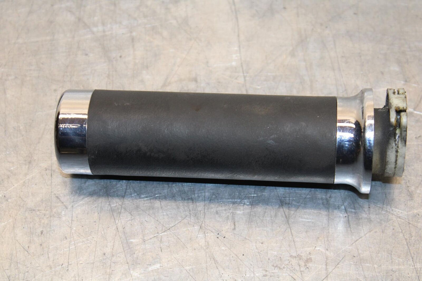 2007 Honda Shadow Spirit 1100 VT1100C RIGHT LEFT CLIPON HANDLEBAR GRIPS  BB561
