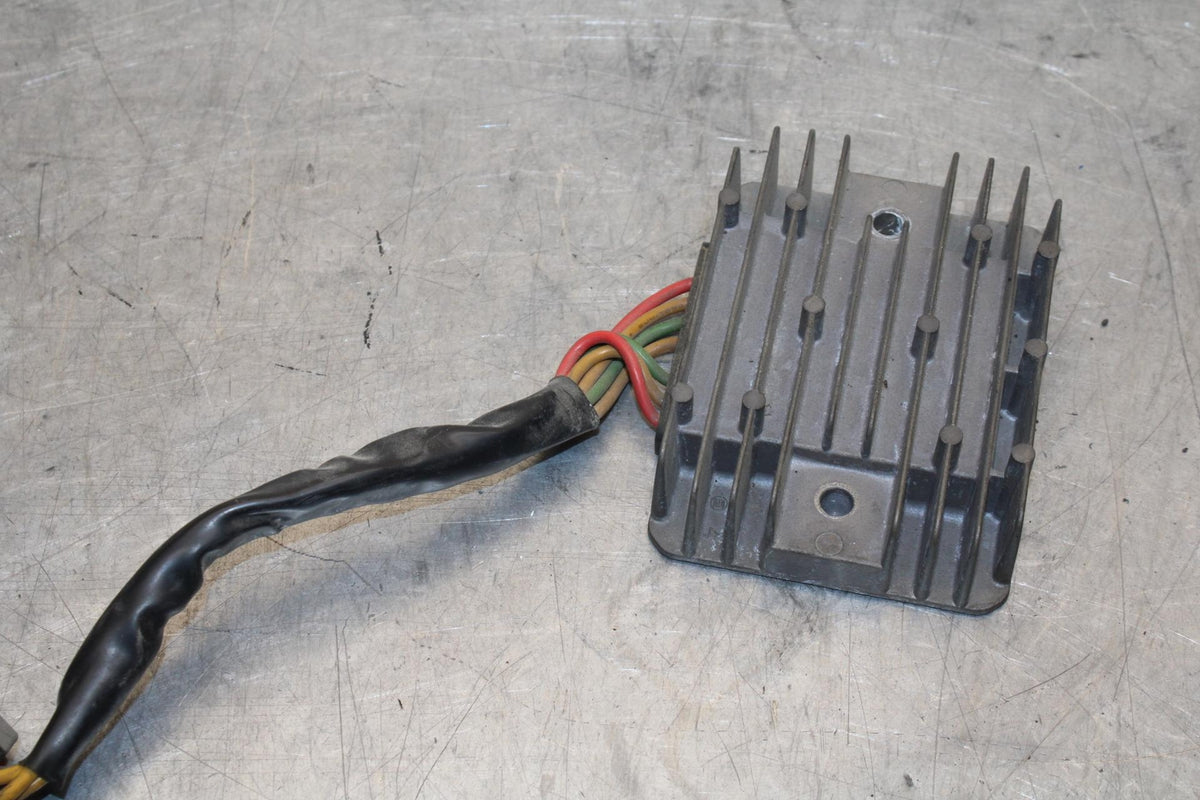 2005 Ducati Monster S2R RECTIFIER VOLTAGE REGULATOR BB557