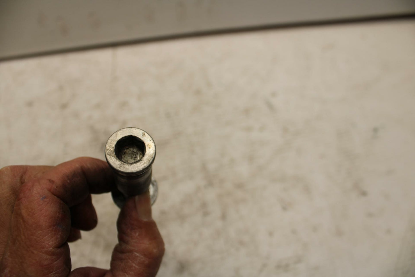 90-07 KAWASAKI ZZR 250 FRONT WHEEL RIM AXLE PIVOT BOLT BB298