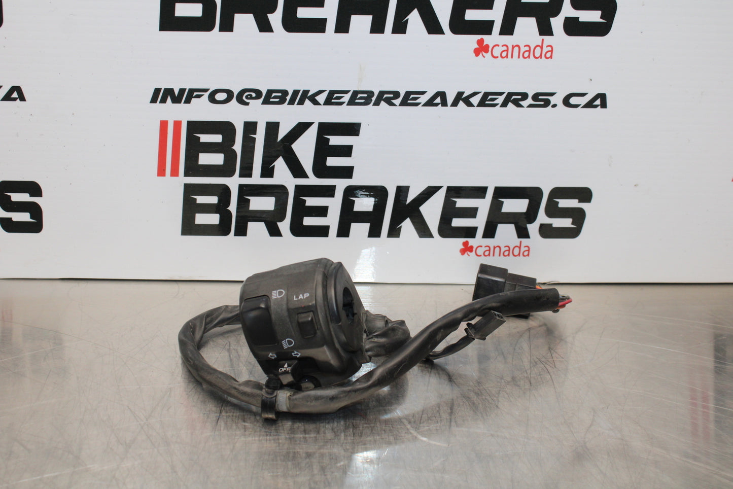 04-05 KAWASAKI NINJA ZX10R LEFT CLIP ON HANDLE HORN SIGNAL SWITCHES  BB163