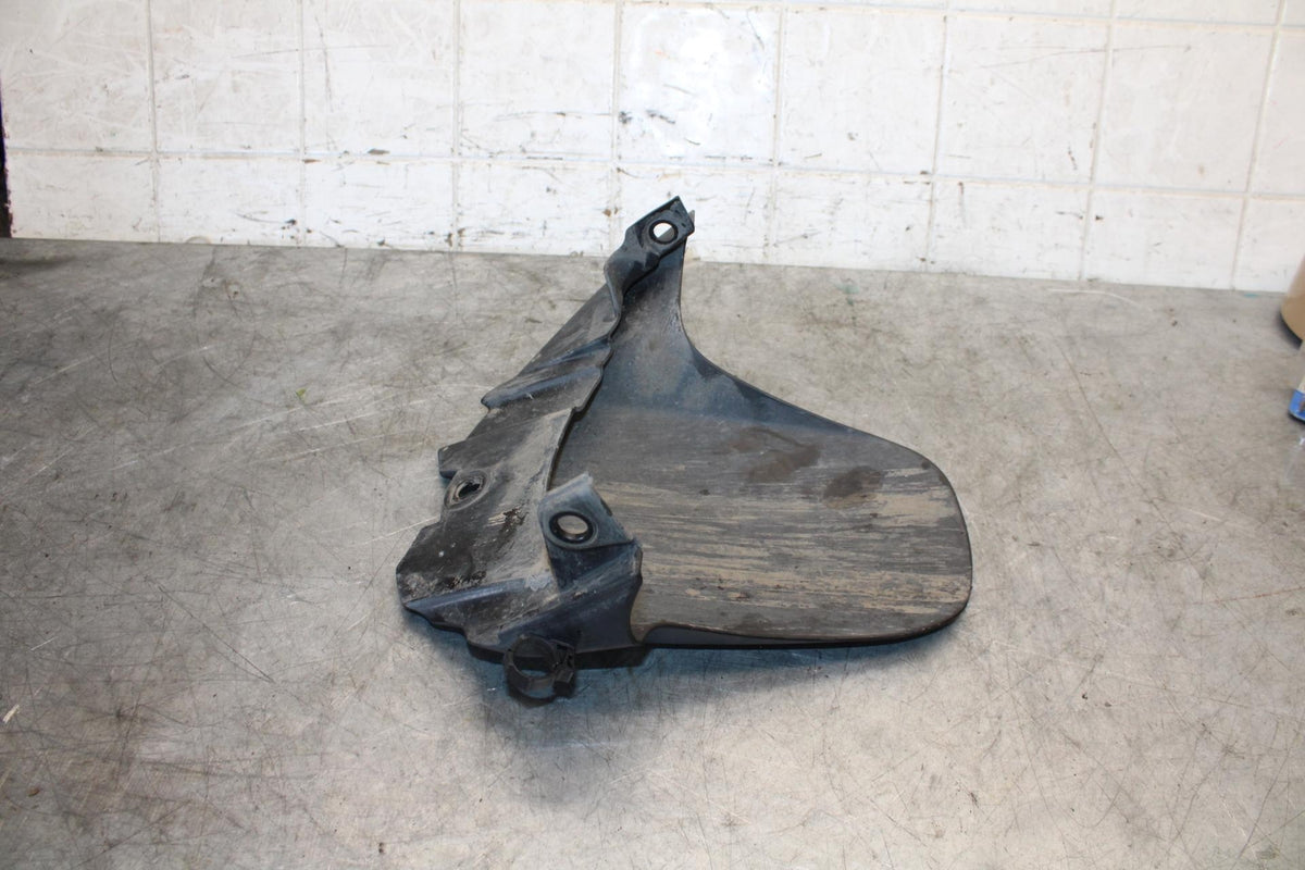 06-07 SUZUKI GSXR600 REAR BACK WHEEL TIRE HUGGER FENDER  BB543