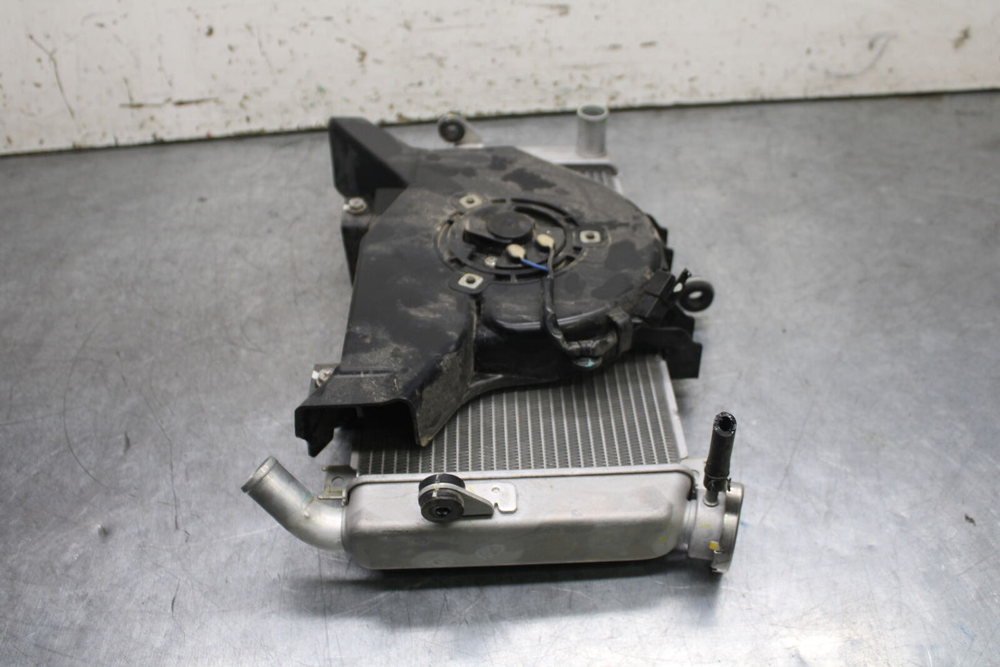 18-23 KAWASAKI NINJA 400 EX400 ABS ENGINE RADIATOR MOTOR COOLING RADIATER BB747