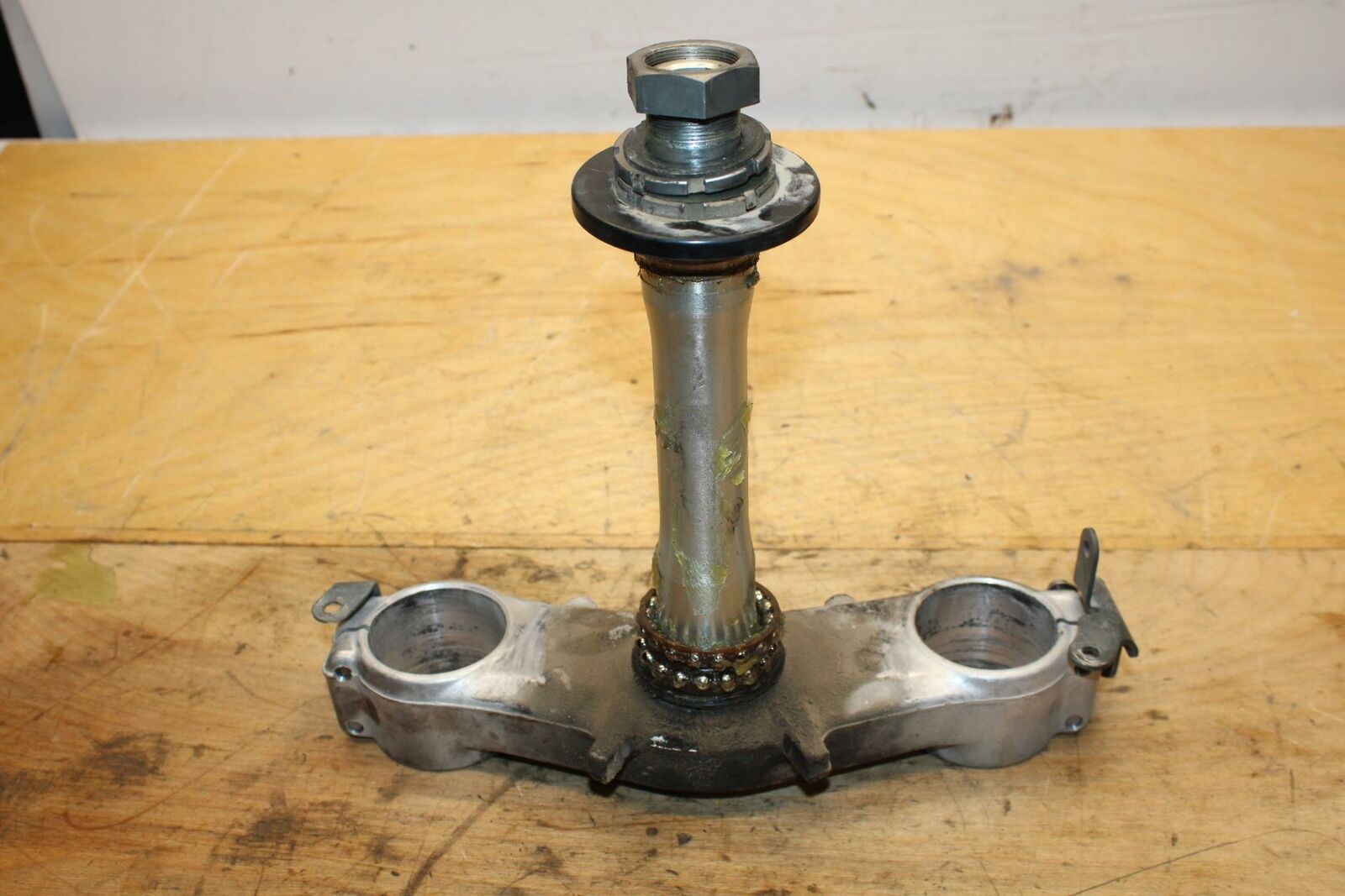 04-05 KAWASAKI NINJA ZX10R FRONT FORKS CLAMP LOWER TRIPLE TREE STEM BB322