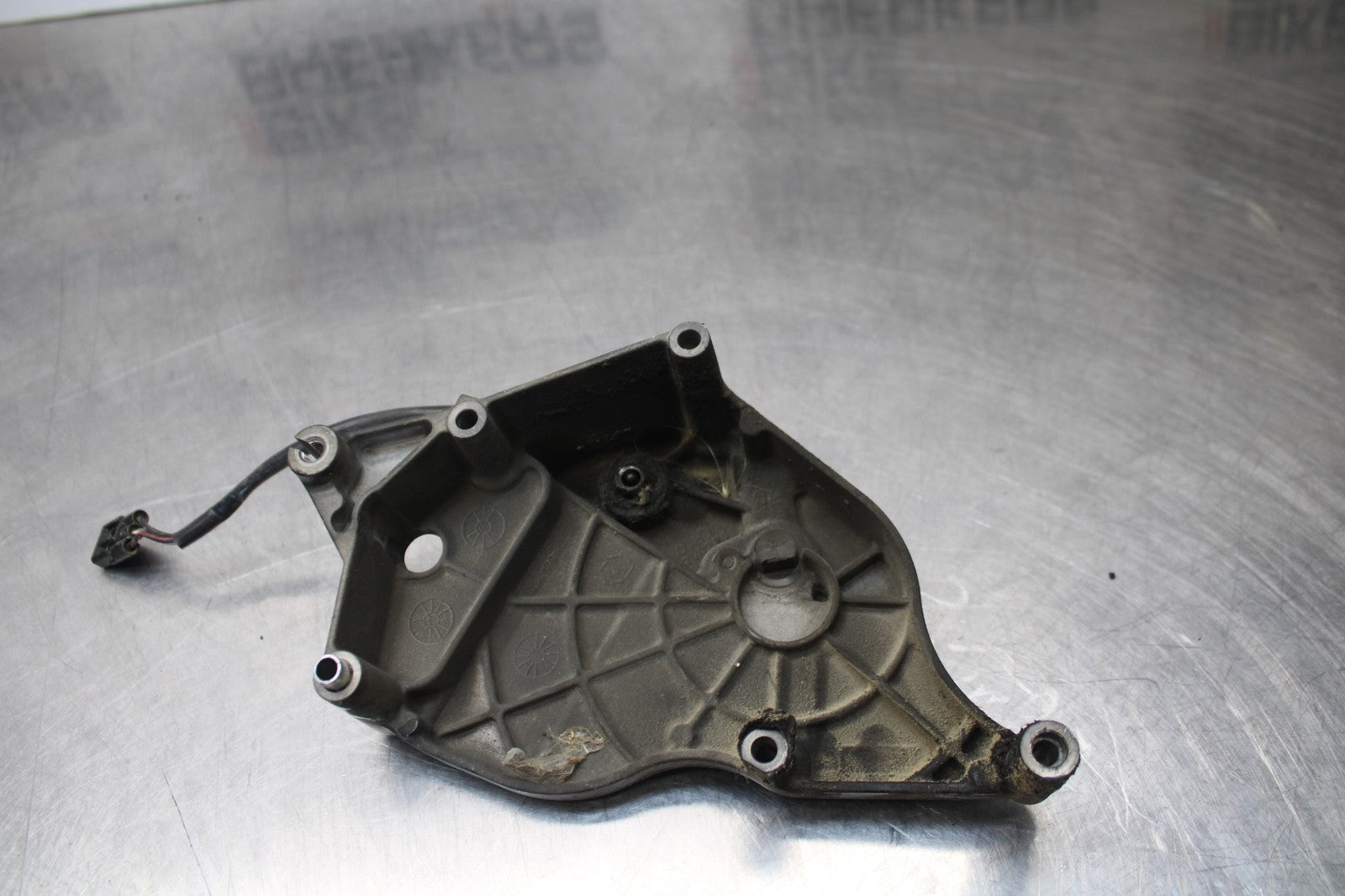 11-22 SUZUKI GSXR 600  ENGINE SPROCKET COVER BB193