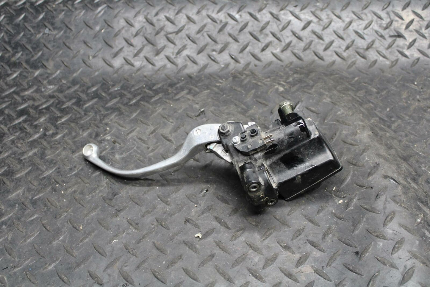 07-09 KAWASAKI VERSYS 650 FRONT BRAKE MASTER CYLINDER w/ LEVER BB206