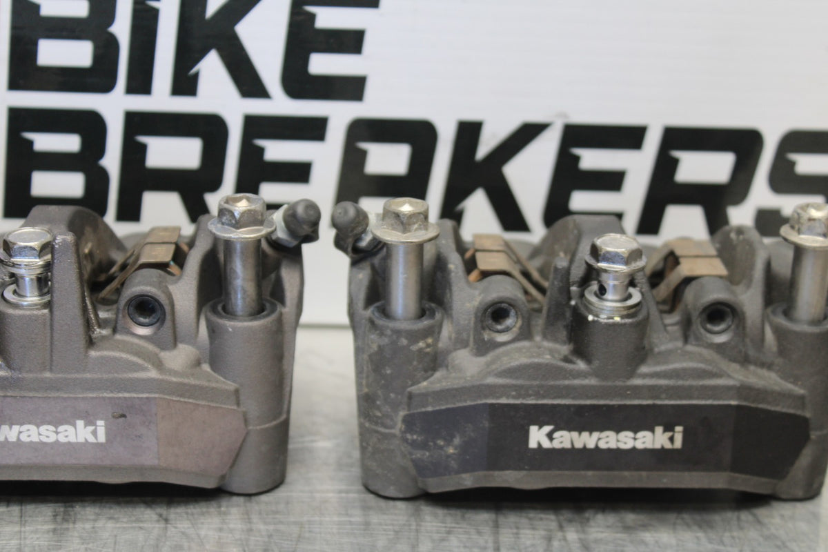 22 KAWASAKI NINJA 1000SX RIGHT LEFT FRONT BRAKE CALIPER SET PAIR CALIPERS BB01