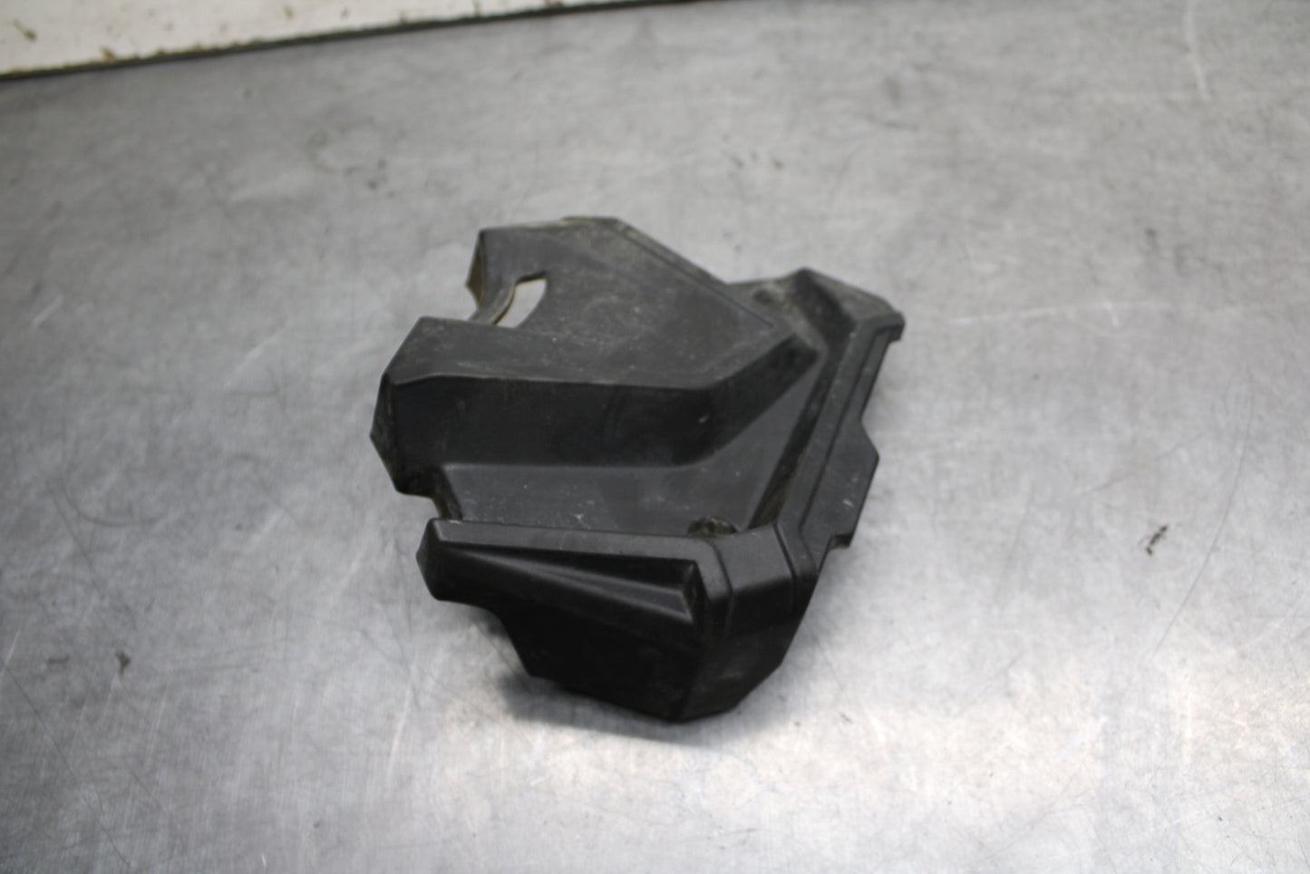 18-24 KAWASAKI NINJA 650 ENGINE SPROCKET COVER BB725