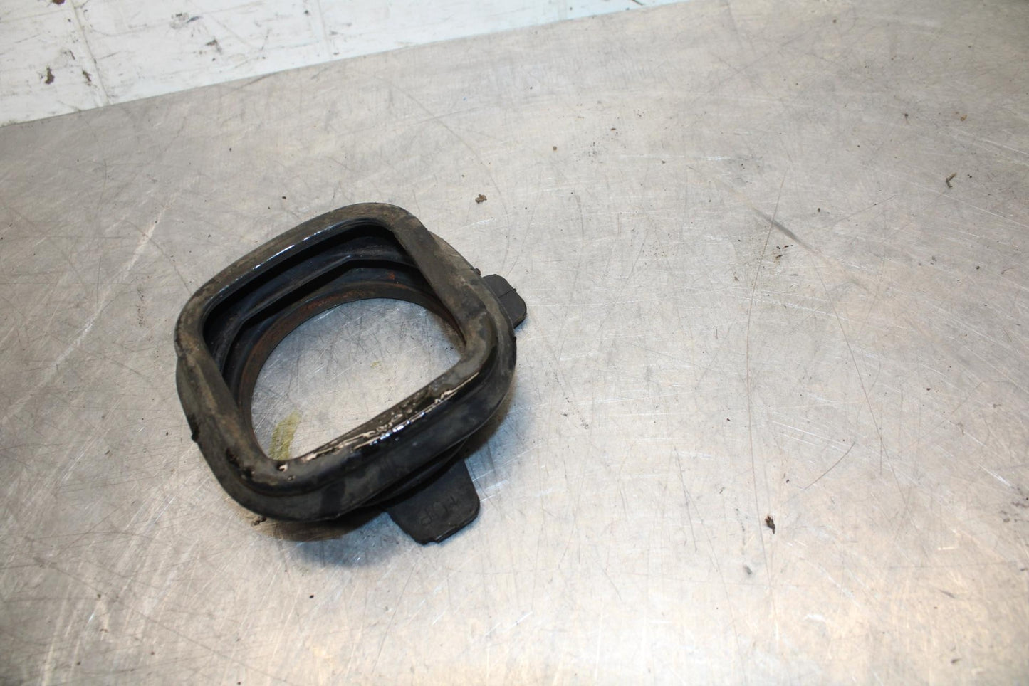 84-85 HONDA V65 SABRE DRIVE SHAFT  COVER RUBBER SEAL BB05