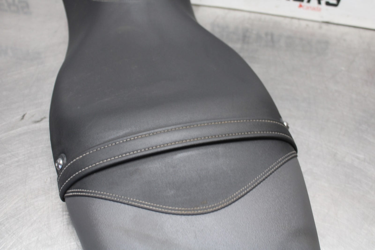 12 TRIUMPH STREET TRIPLE R FRONT REAR SEAT SADDLE BB914