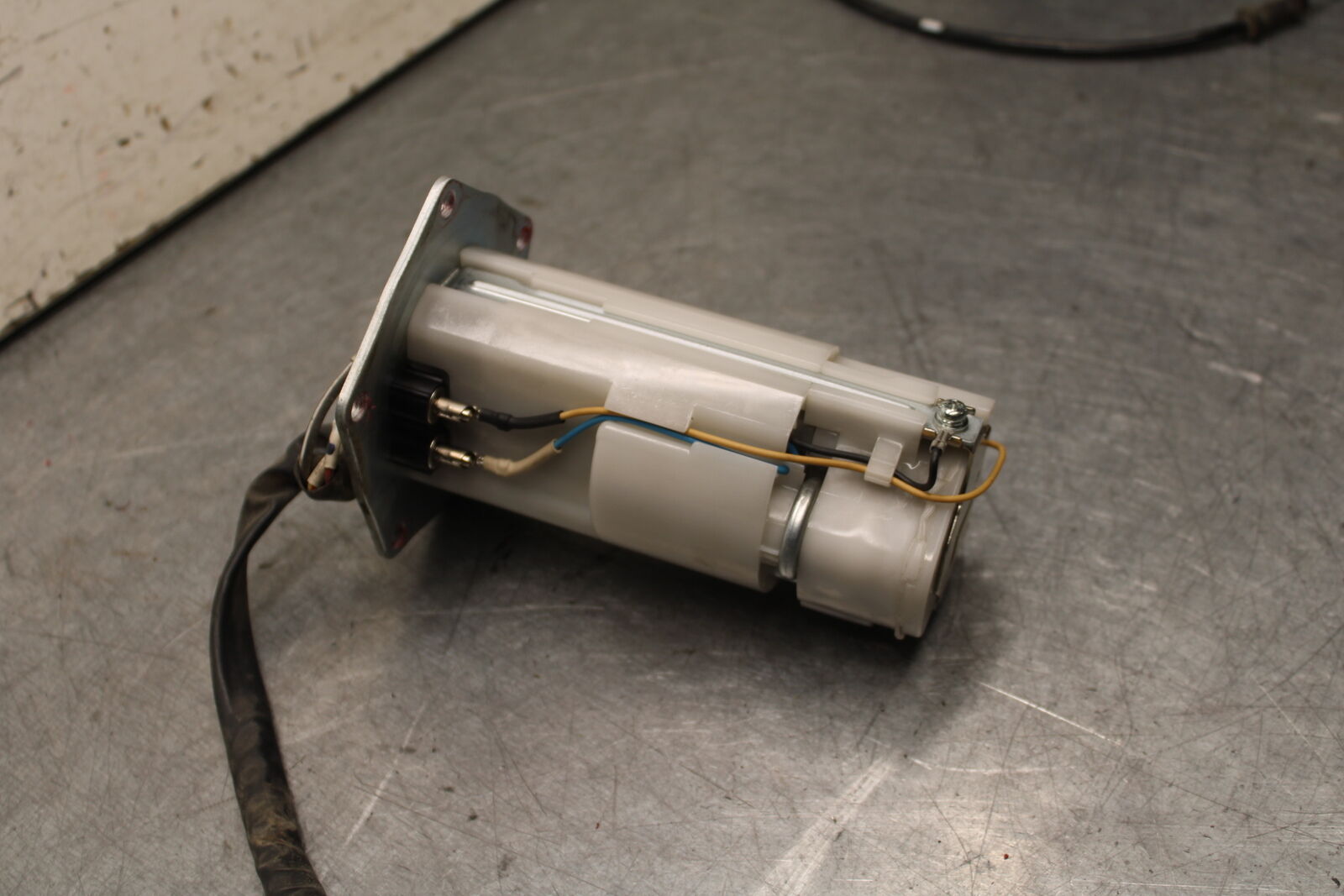 16 KAWASAKI NINJA ZX10R FUEL PUMP GAS PETROL SENDER UNIT 49040-0750 BB650