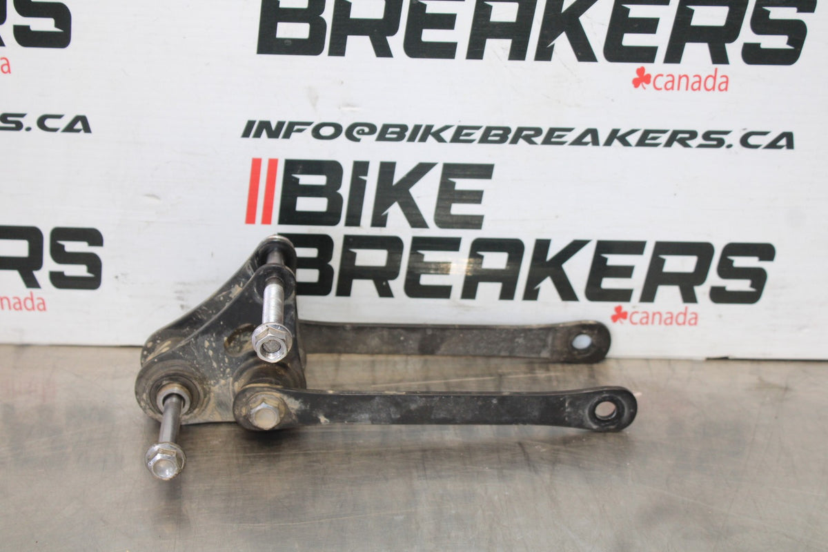 20 TRIUMPH STREET TRIPLE 765 REAR DOGBONE SHOCK LINKAGE LINK BB864