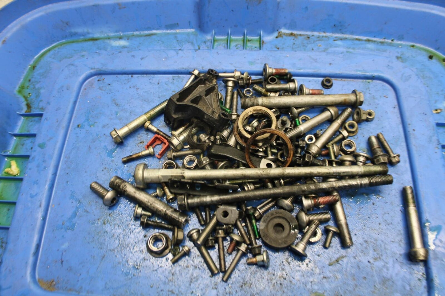 2009 Kawasaki Ninja ZX6R ZX600R LEFTOVER MOUNTING BOLTS HARDWARE  SCREWS BB538