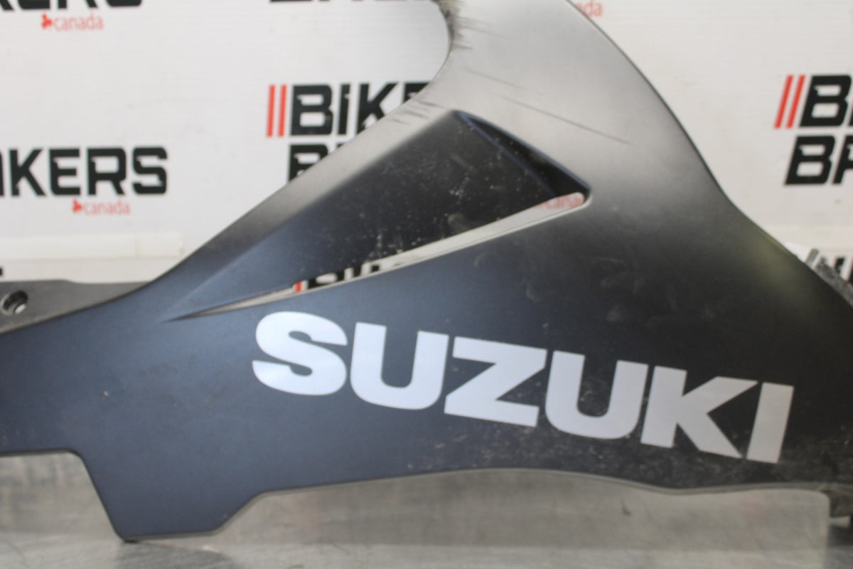 15-26 SUZUKI GSXR600 RIGHT LOWER BOTTOM BELLY SIDE FAIRING COWL  BB888