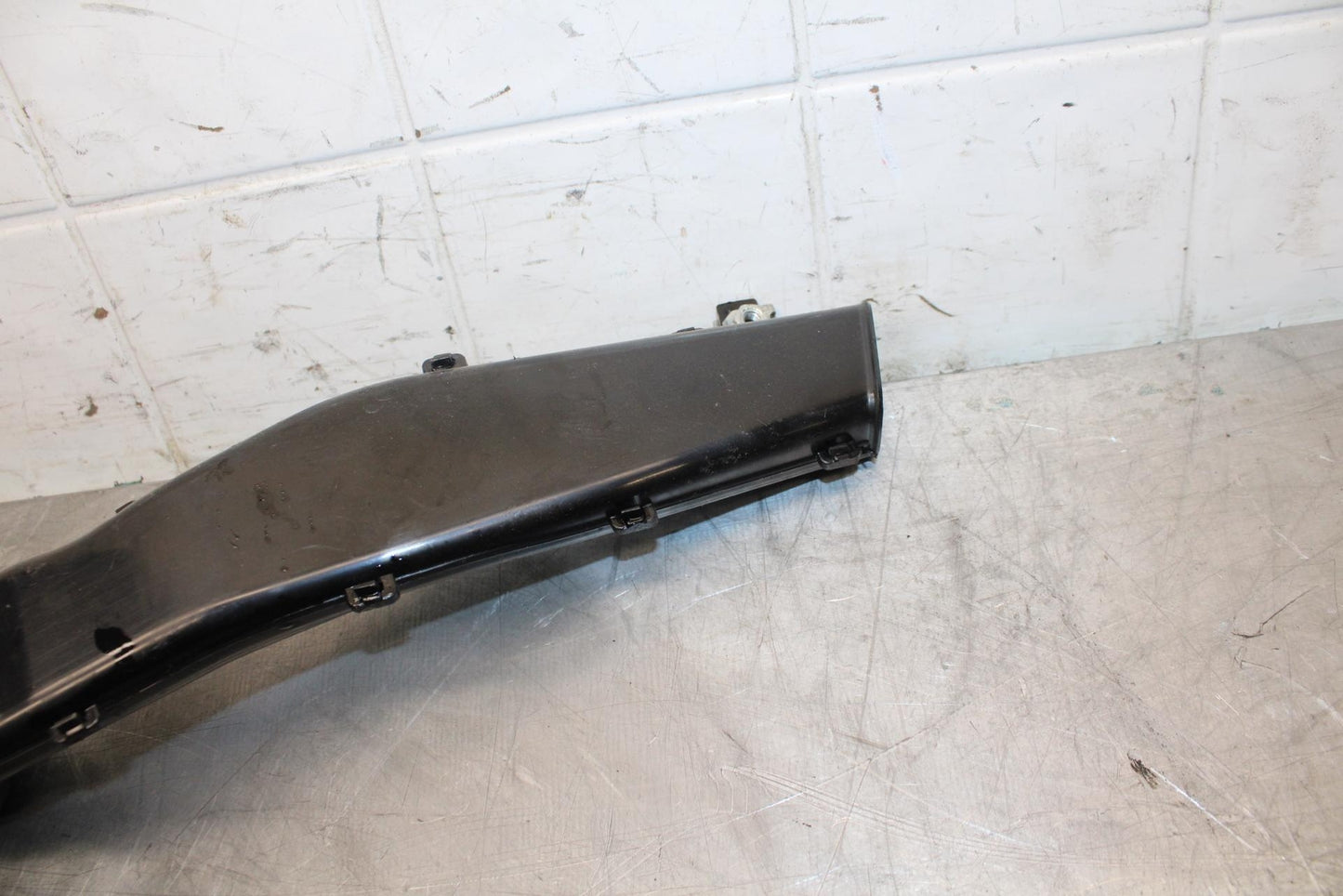 21 HUSQVARNA VITPILEN 401 RAM AIR INTAKE TUBE DUCT BB467