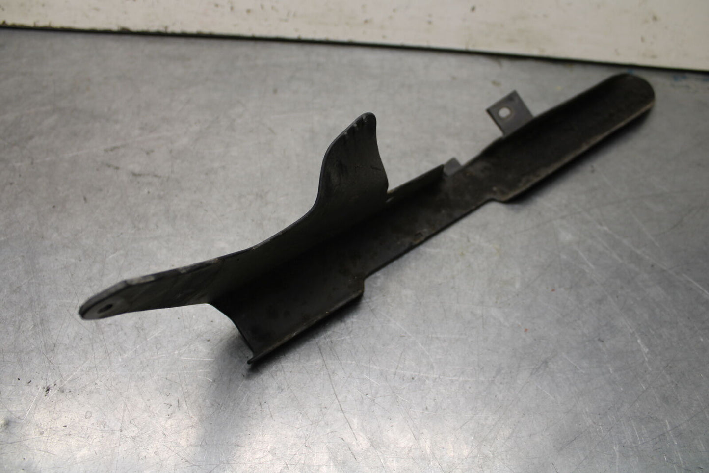 16 KAWASAKI NINJA ZX10R REAR BACK DRIVE CHAIN GUARD SHIELD 36014-0062  BB650