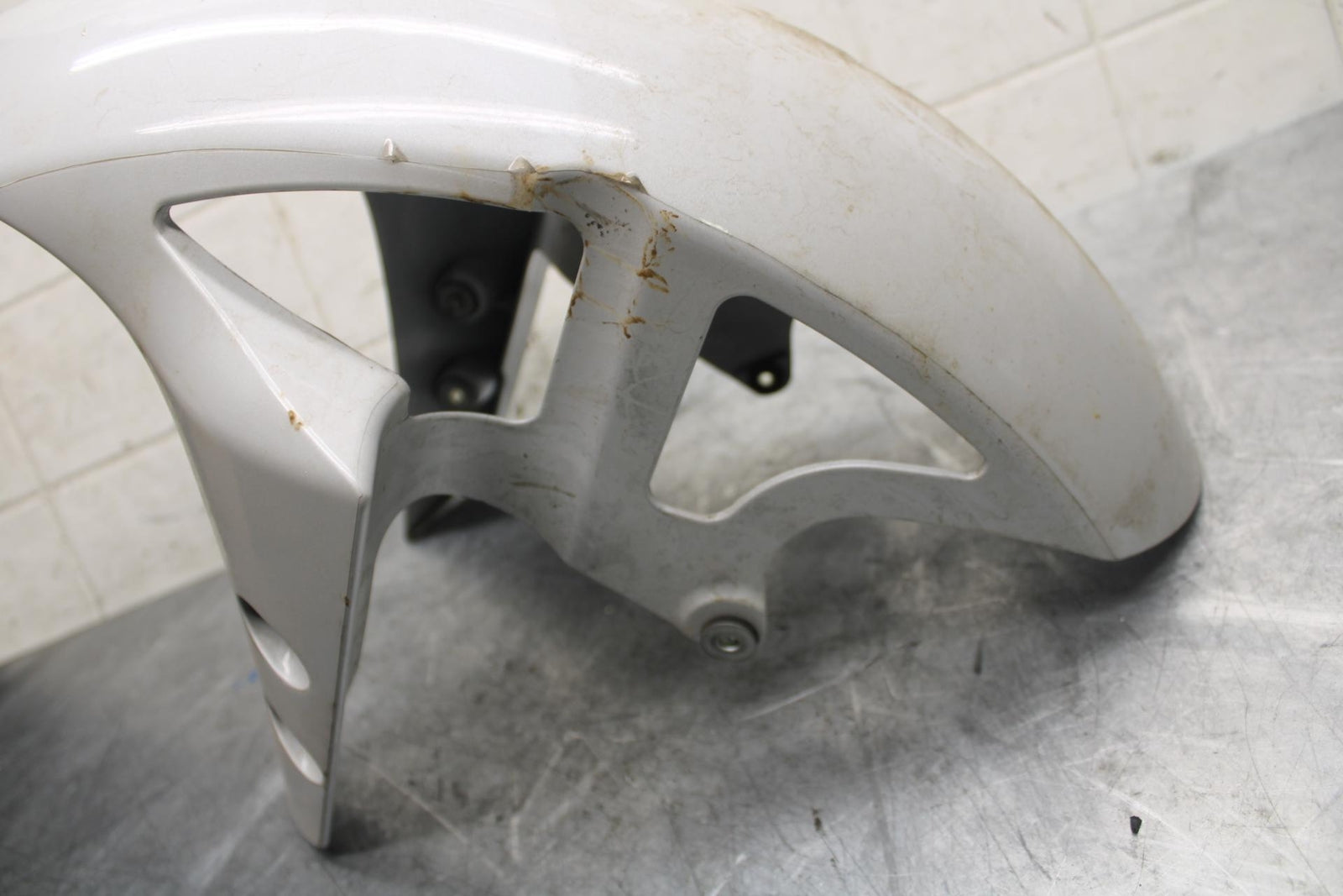 2013 Yamaha YZF R1 FRONT WHEEL FENDER COWL FAIRING  BB507
