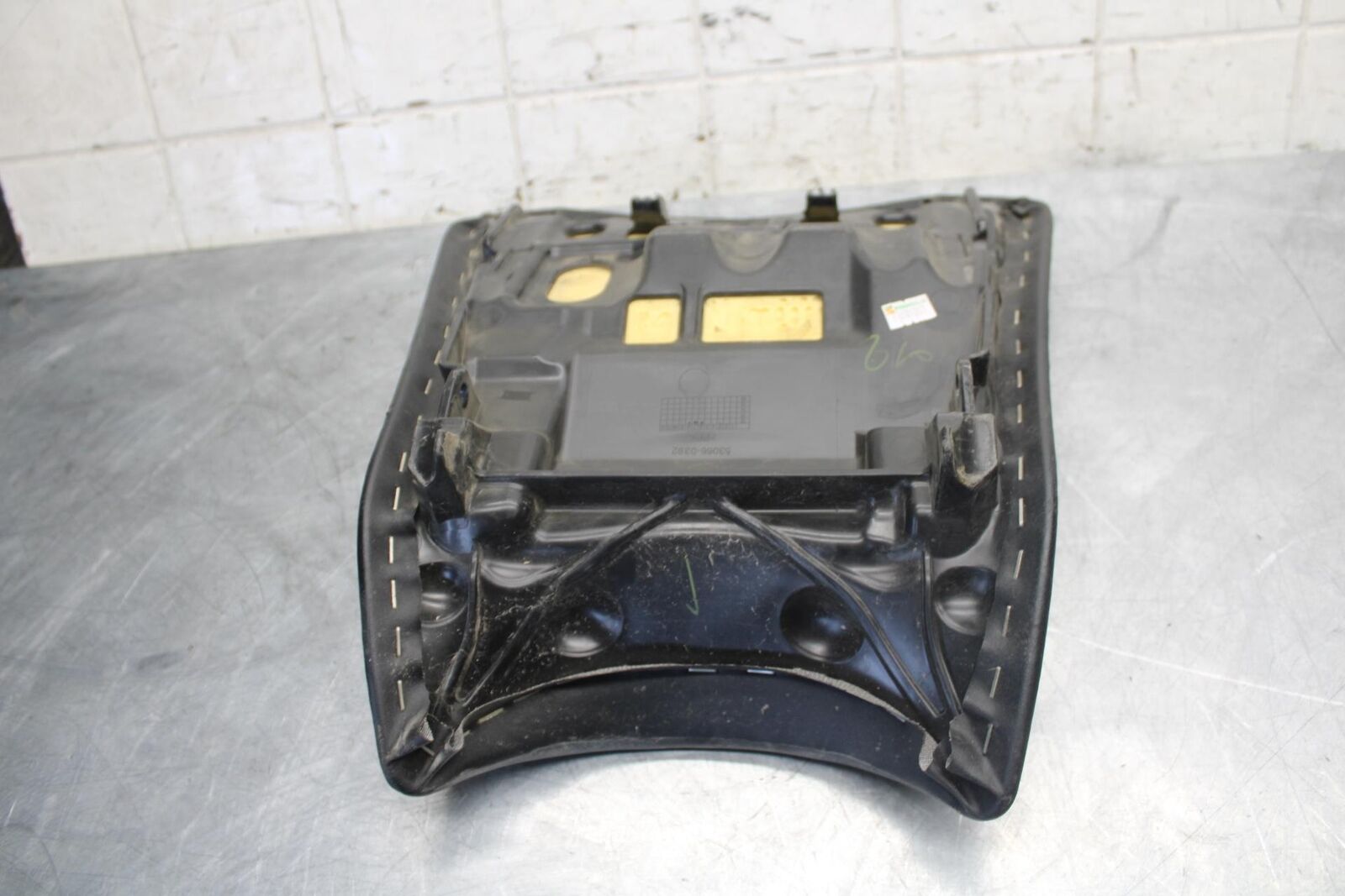 2015 Kawasaki Ninja 300 EX300B ABS FRONT DRIVERS SEAT PAD SADDLE BB518