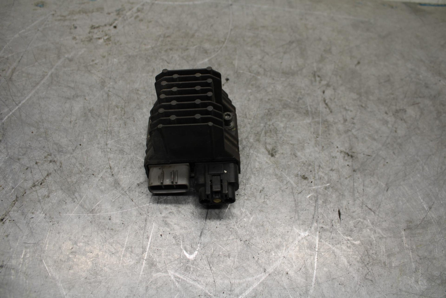 04-06 YAMAHA YZF R1 RECTIFIER VOLTAGE REGULATOR BB432