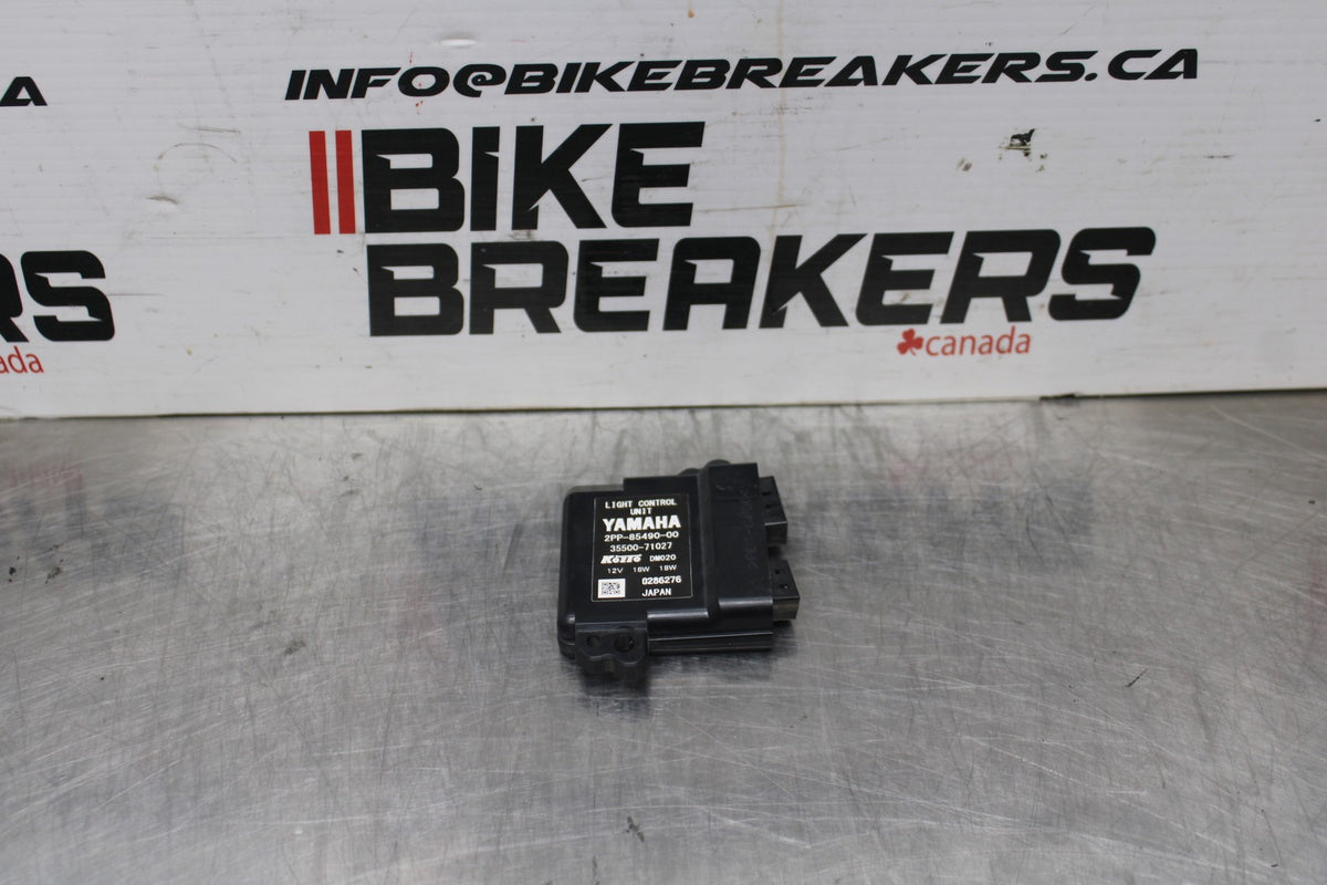 18 YAMAHA YZF R1 LIGHT ECU COMPUTER CONTROLLER UNIT ECM BB838