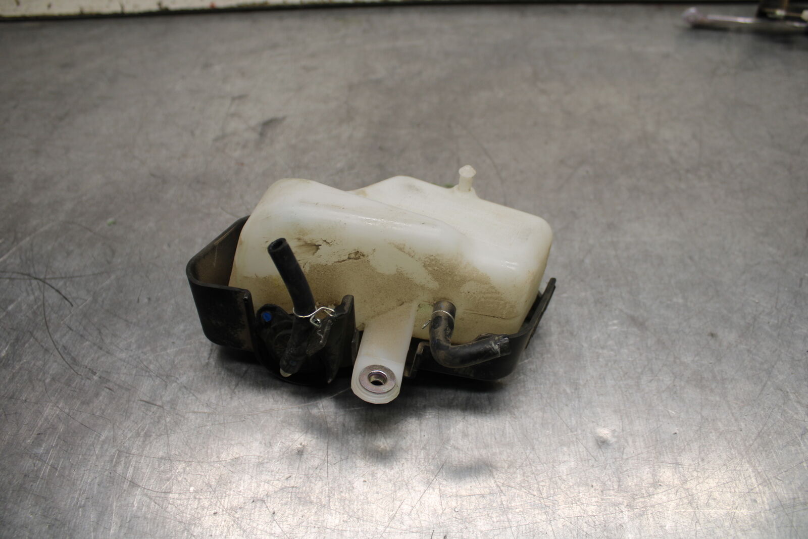 19-24 YAMAHA R3 COOLANT WATER TANK RESERVOIR BOTTLE BB736