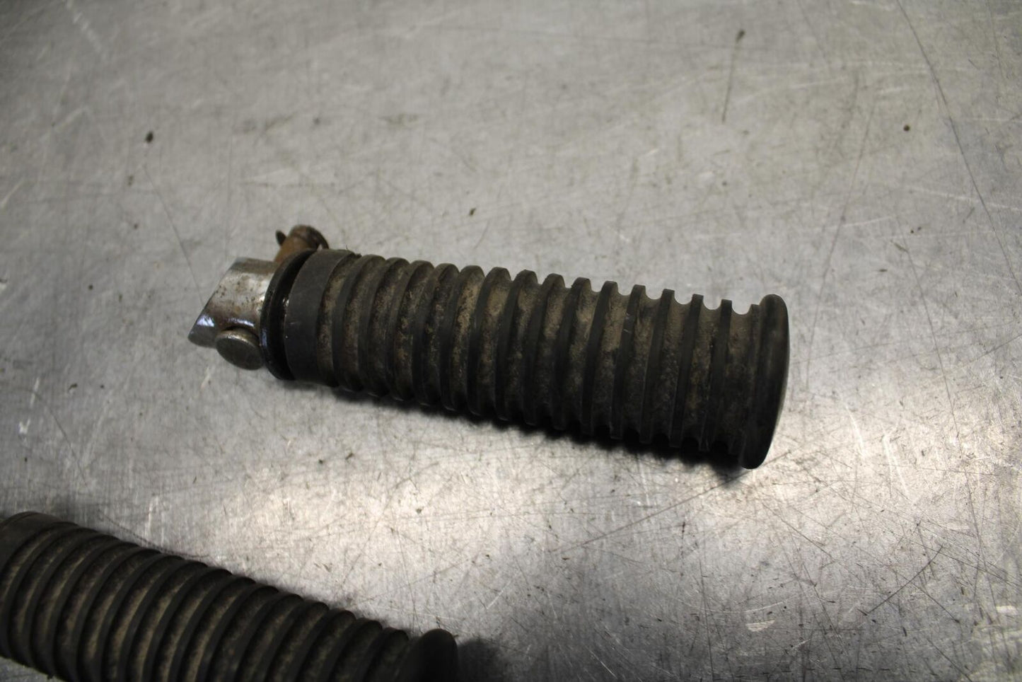 1996 Kawasaki Vulcan 800 VN800B Classic REAR PASSENGER FOOT STEP PEG BB93