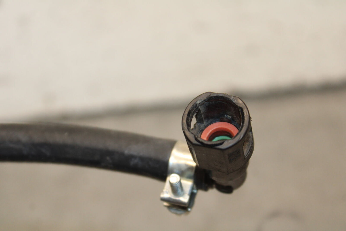 05-06 SUZUKI GSXR1000 FUEL HOSE GAS LINE TUBE PIPE 15810-41G00 BB677