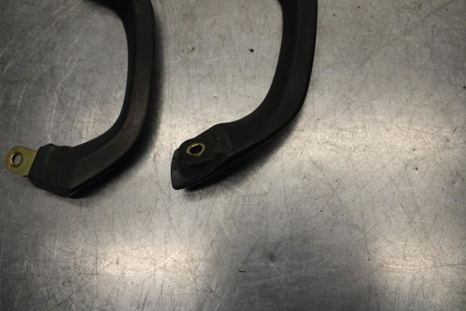 1995 Suzuki RF600R PASSENGER REAR SEAT GRAB BAR HANDLE SET BB615