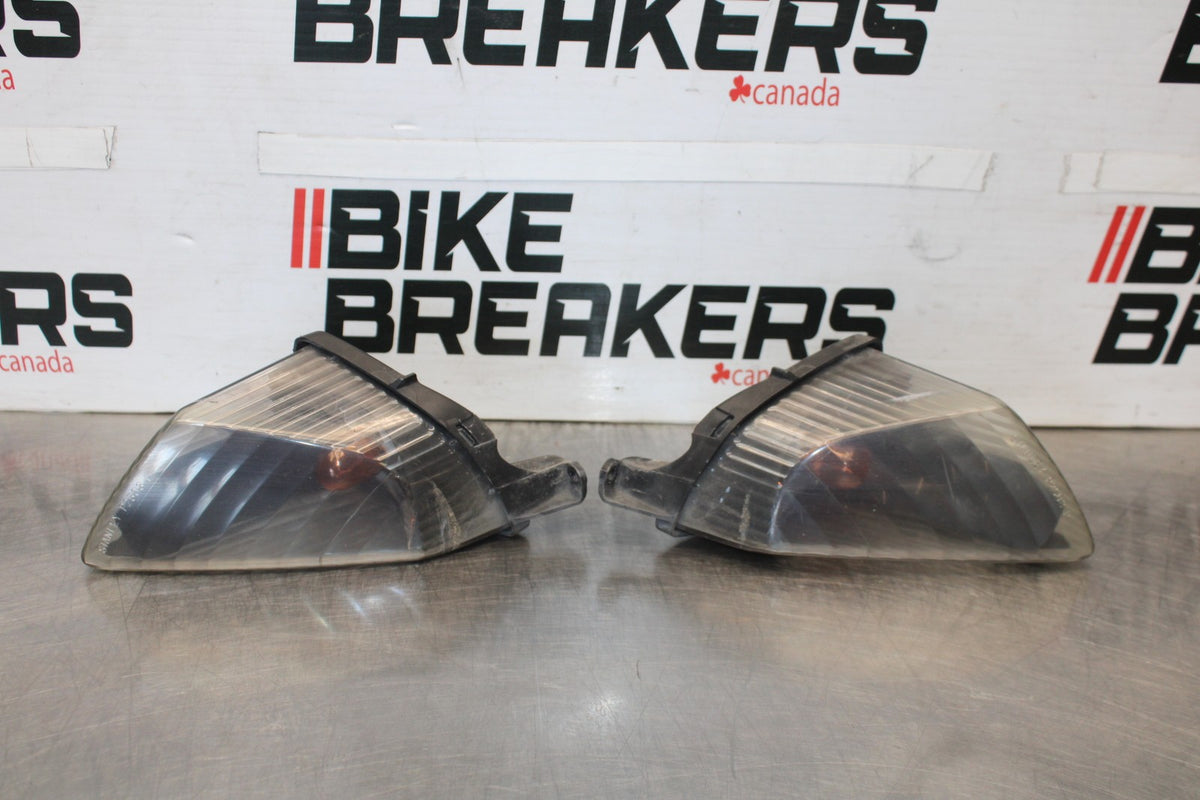 06-07 HONDA INTERCEPTOR 800 VFR800 FRONT LEFT RIGHT TURN SIGNALS LIGHT BB917
