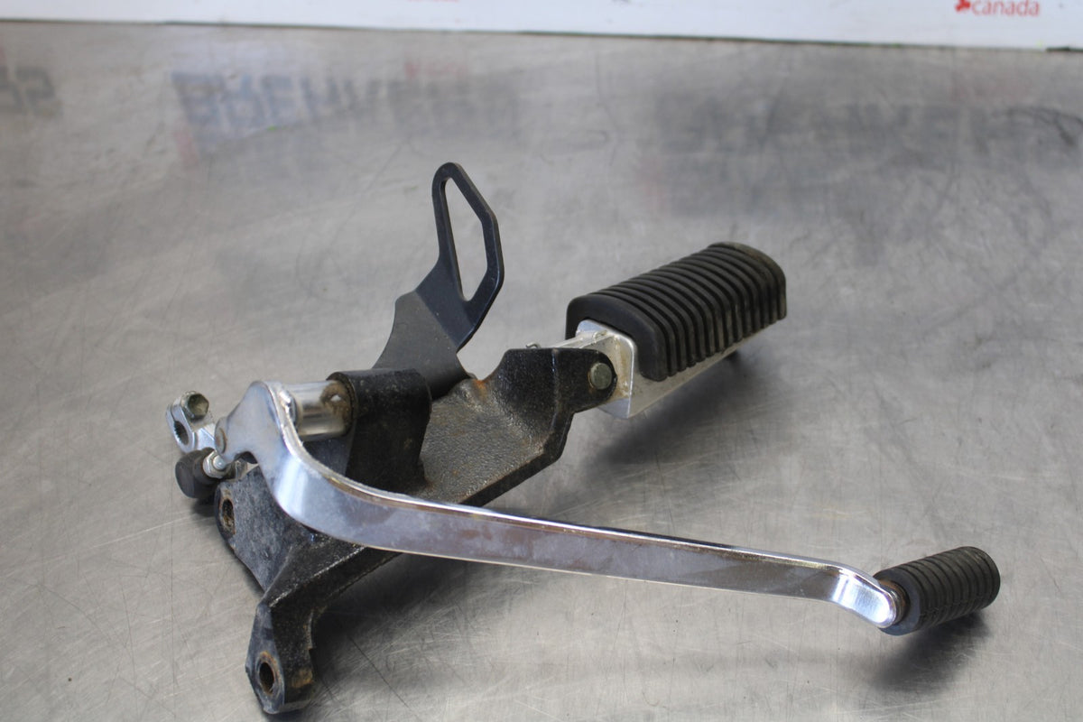 07 SUZUKI BOULEVARD M50 LEFT FRONT FOOT REST PEG STEP SHIFTER BB897