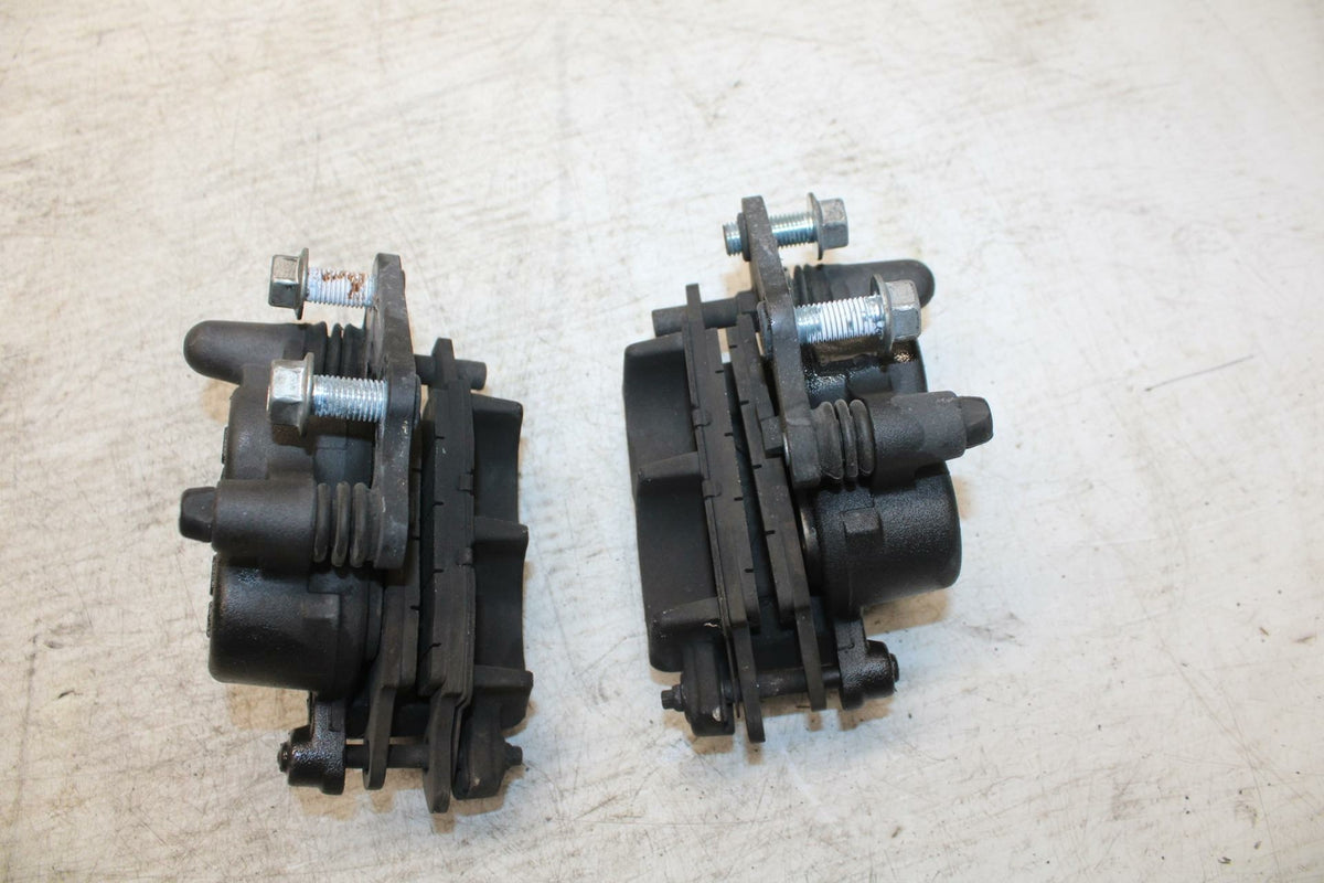 15-16 SUZUKI GSXS750 RIGHT LEFT FRONT BRAKE CALIPER SET PAIR CALIPERS BB374