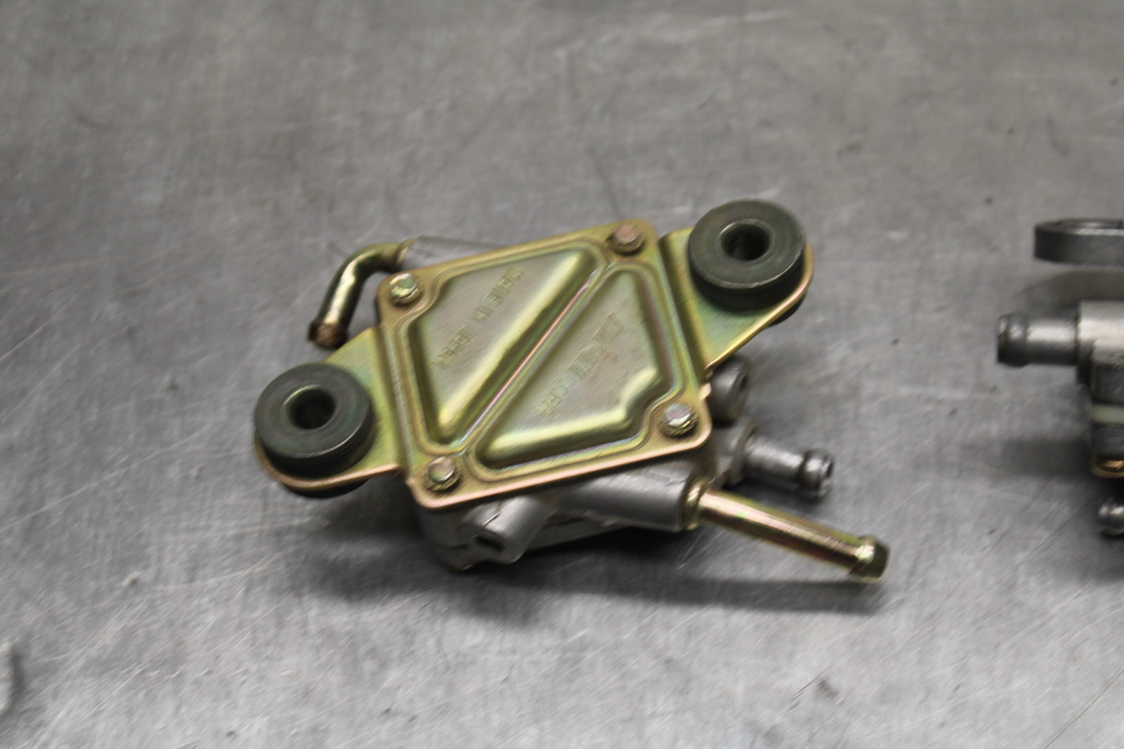 04 SUZUKI INTRUDER 800 GAS TANK FUEL PETCOCK / DIAPHRAGM BB758