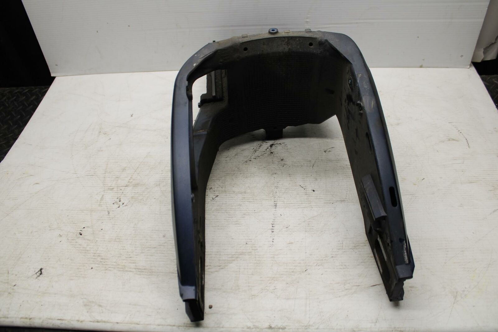11-17 SUZUKI GSXR750  SWINGARM BACK SUSPENSION SWING ARM 61000-14J00-YUA BB306