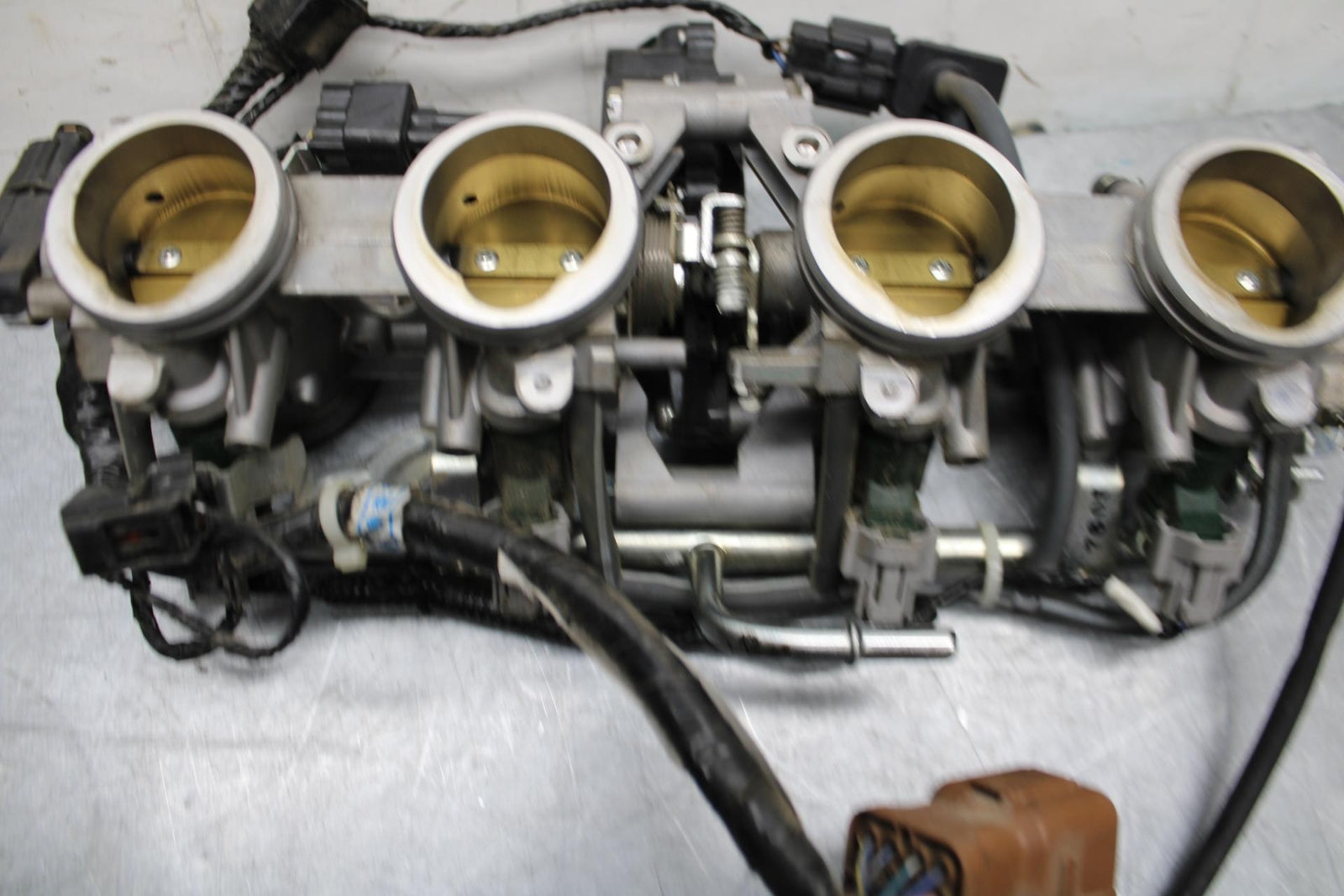 07-08 KAWASAKI CONCOURS 1400 ABS MAIN FUEL INJECTORS / THROTTLE BODIES BB449