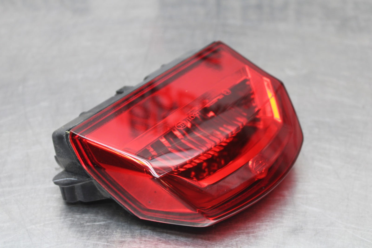 22 HARLEY-DAVIDSON PAN AMERICA 1250 REAR TAIL TAILLIGHT BACK BRAKE LIGHT BB910