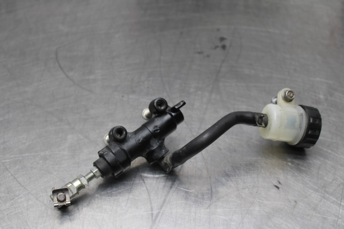 14 TRIUMPH STREET TRIPLE ABS REAR BACK BRAKE MASTER CYLINDER W RESERVOIR BB808