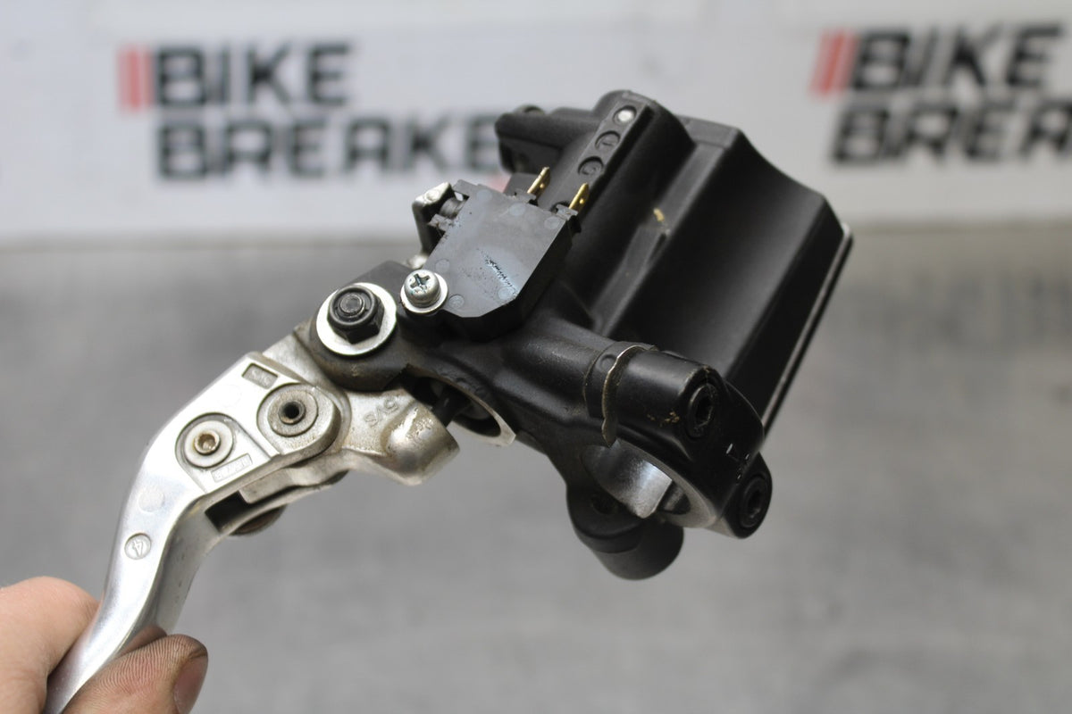 15-17 YAMAHA FJ09 FRONT BRAKE MASTER CYLINDER w/ LEVER BB906