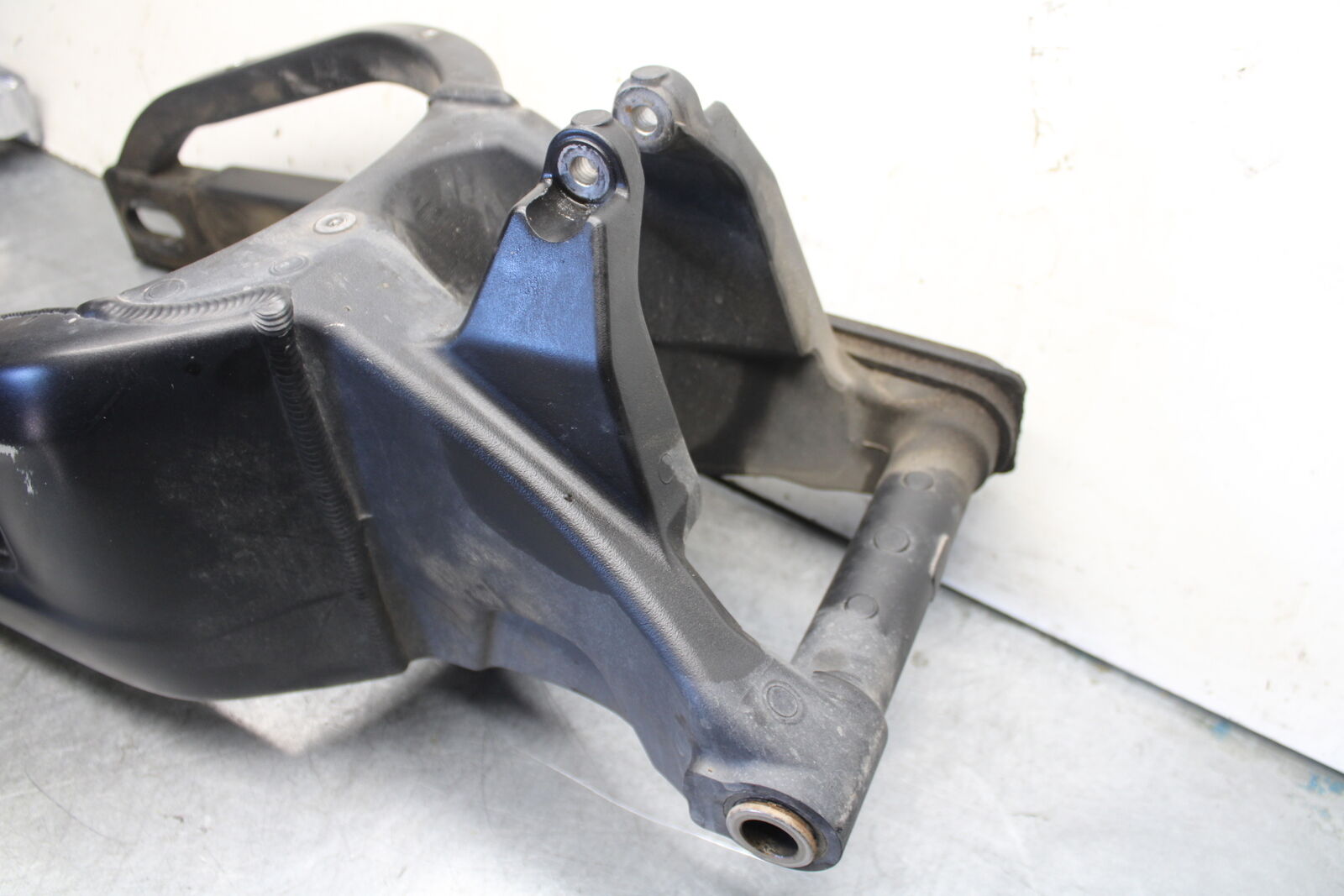 07-12 HONDA CBR600RR REAR SWINGARM BACK SUSPENSION SWING ARM 52200-MFJ-D00 BB672