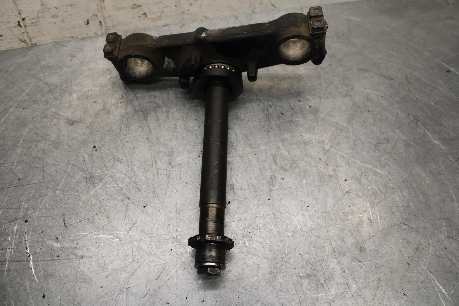 82-83 SUZUKI GS1100GL FRONT FORKS CLAMP LOWER TRIPLE TREE STEM BB30