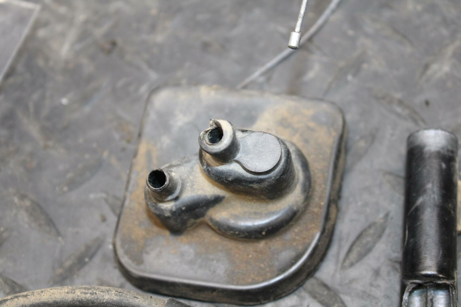 71 YAMAHA L5 CHOKE CABLE LINE THROTTLE BOOT LEFTOVER BB230